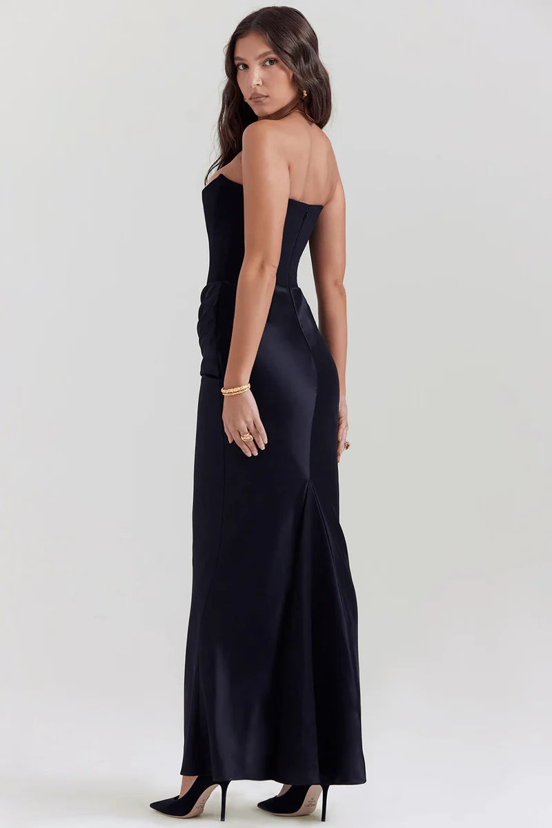 Luxe satiné – robe élégante sans bretelles